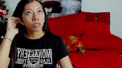 laura online show from December 31, 12:57 pm