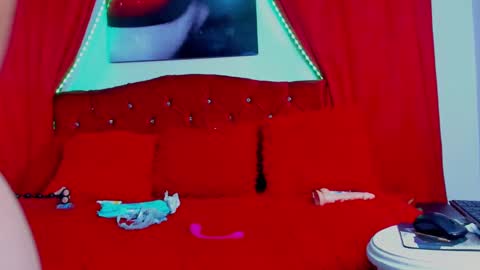 laura online show from January 22, 2:56 pm