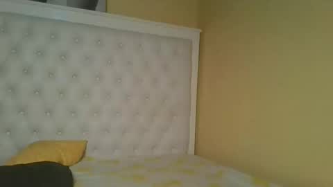 lily online show from October 25, 2:52 am