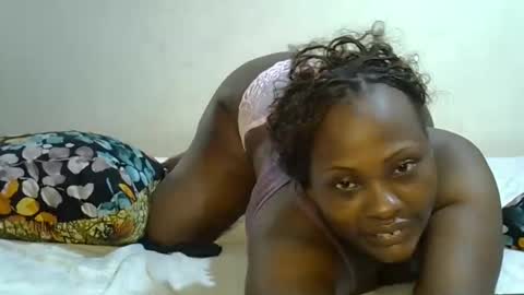 Snapshot of sexylinaa_ chatting on February 10, 12:50 pm Sexylina online show from February 10, 12:50 pm