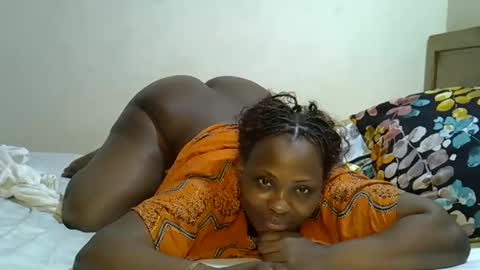 Snapshot of sexylinaa_ chatting on February 11, 7:02 am Sexylina online show from February 11, 7:02 am