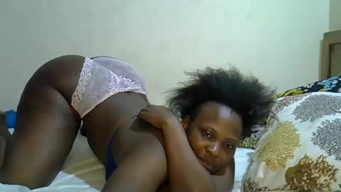 Snapshot of sexylinaa_ chatting on February 21, 7:21 pm Sexylina online show from February 21, 7:21 pm