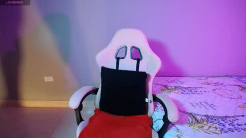 sexyloba  independent model online show from November 9, 12:42 am