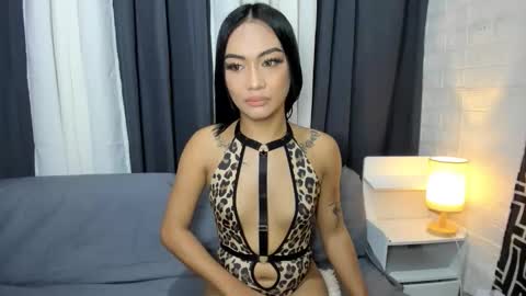 maxine online show from September 22, 3:30 am