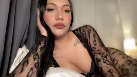 maxine online show from May 30, 1:52 pm