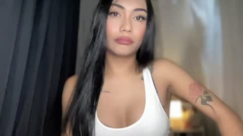 maxine online show from June 8, 4:51 pm