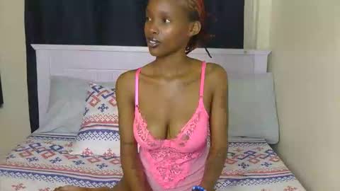 Snapshot of sexyluha chatting on October 20, 1:44 pm sexyluha online show from October 20, 1:44 pm