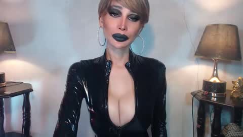 Queen Sofia online show from April 29, 2:48 am
