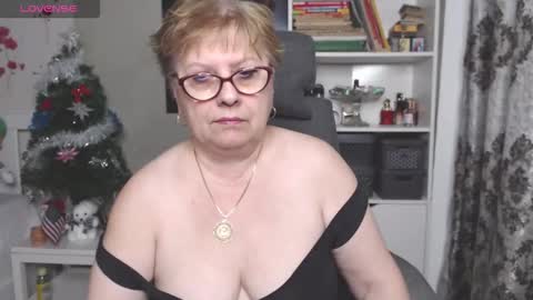 sexylynette4u online show from January 6, 10:30 am