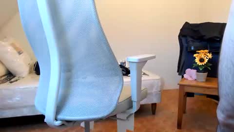 Vincent Vega online show from October 12, 2:05 pm