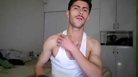 sexymann17 online show from May 21, 9:11 pm