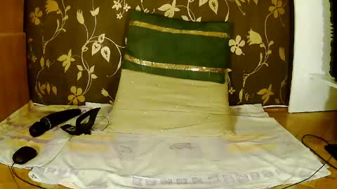 Squirty Maya Gold online show from April 21, 12:45 am