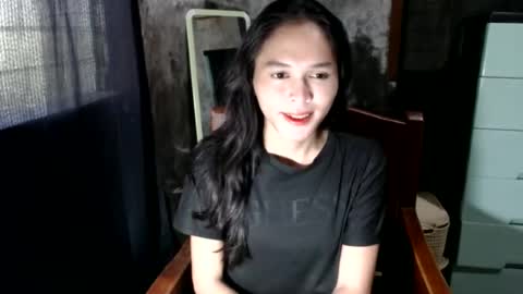 Snapshot of sexymeltsss chatting on June 16, 2:36 am Lyka online show from June 16, 2:36 am
