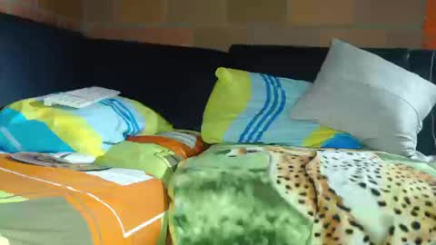 Snapshot of sexymen27cm chatting on October 17, 4:37 am sexymen27cm online show from October 17, 4:37 am