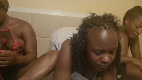 Snapshot of sexymia56 chatting on September 18, 7:05 pm Miss mia online show from September 18, 7:05 pm