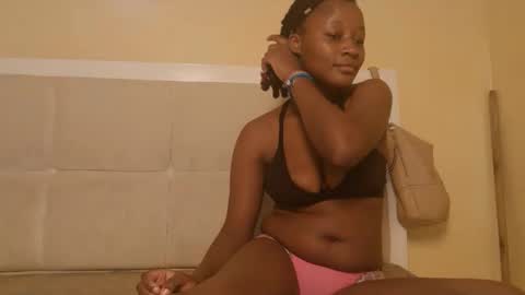 Snapshot of sexymia56 chatting on September 21, 7:15 pm Miss mia online show from September 21, 7:15 pm