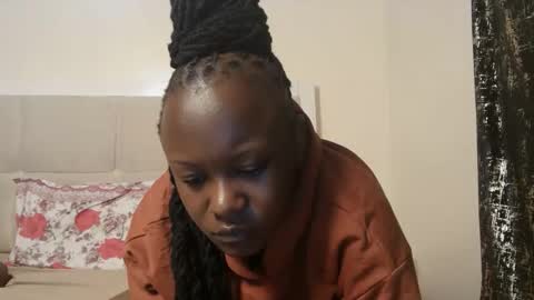 Snapshot of sexymia56 chatting on October 6, 9:34 pm Miss mia online show from October 6, 9:34 pm