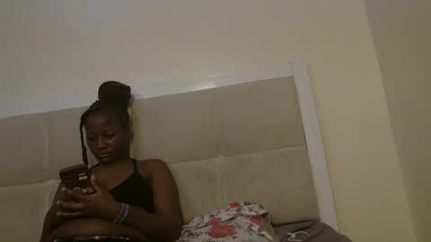 Snapshot of sexymia56 chatting on October 11, 5:39 am Miss mia online show from October 11, 5:39 am