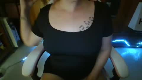Snapshot of sexymisss24 chatting on October 25, 6:32 am sexymisss24 online show from October 25, 6:32 am