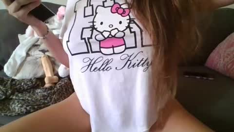 Snapshot of sexymisss24 chatting on July 28, 9:04 am sexymisss24 online show from July 28, 9:04 am
