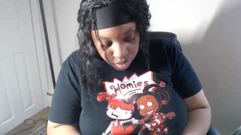 Snapshot of sexymona1218 chatting on June 6, 9:41 pm SexyMona online show from June 6, 9:41 pm
