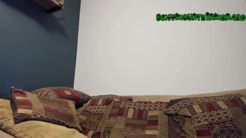 Sexymountainman420 online show from December 25, 3:40 am