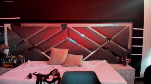 N A F online show from September 19, 8:20 pm