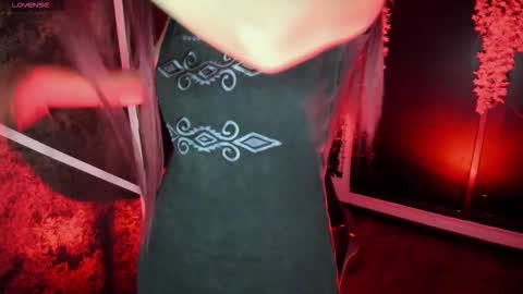 N A F online show from November 7, 7:36 pm