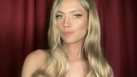 Snapshot of sexynakedweapon chatting on May 24, 11:54 pm LIEZEL online show from May 24, 11:54 pm