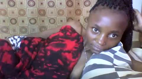 Snapshot of sexyneedle22 chatting on February 9, 1:25 pm VIVIAN online show from February 9, 1:25 pm