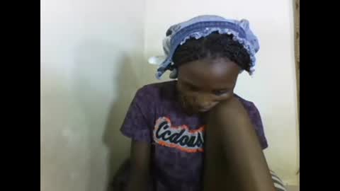 Snapshot of sexyneedle22 chatting on February 17, 7:10 pm VIVIAN online show from February 17, 7:10 pm