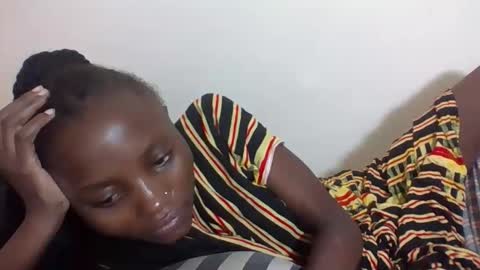 VIVIAN online show from October 31, 6:47 am