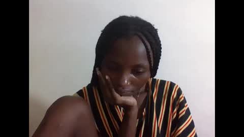 VIVIAN online show from November 1, 8:00 pm