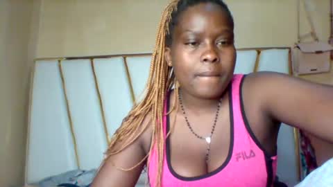Snapshot of sexypussy983 chatting on July 16, 4:40 am Micky online show from July 16, 4:40 am