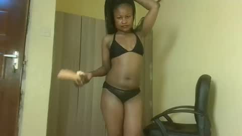 Snapshot of sexyqueenivy chatting on September 17, 6:09 pm queenivy online show from September 17, 6:09 pm