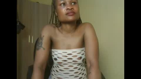 Snapshot of sexyqueenivy chatting on November 23, 6:57 am queenivy online show from November 23, 6:57 am