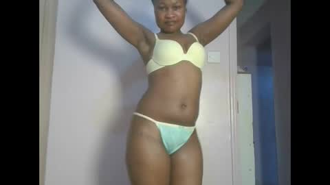 Snapshot of sexyqueenivy chatting on December 14, 7:58 am queenivy online show from December 14, 7:58 am