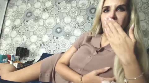 Snapshot of sexyquennina chatting on November 1, 10:34 pm SexyQueenNina online show from November 1, 10:34 pm