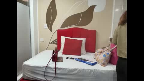 Snapshot of sexyrachel_ chatting on September 9, 11:54 am R A C H E L online show from September 9, 11:54 am