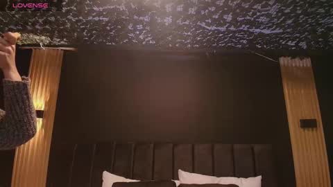 Snapshot of sexyrachel_ chatting on October 15, 12:05 pm R A C H E L online show from October 15, 12:05 pm