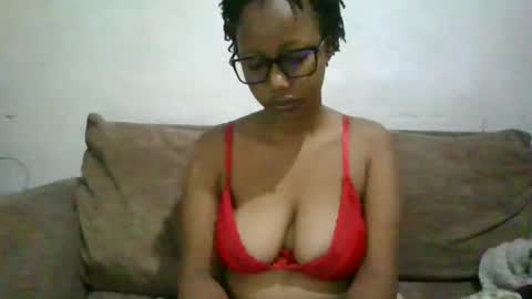 Snapshot of sexyred1738 chatting on June 17, 6:16 am sexyred1738 online show from June 17, 6:16 am