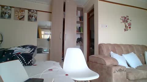 sexyreddebony online show from December 27, 9:28 am