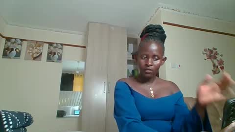 sexyreddebony online show from December 28, 11:41 am