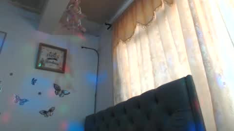 Snapshot of sexysafiravenus chatting on September 15, 5:46 pm Venus Independent Model online show from September 15, 5:46 pm