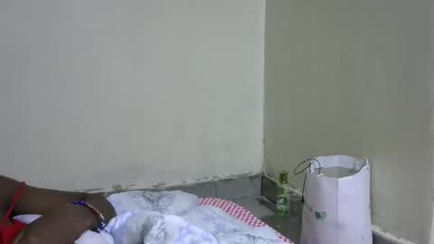 Snapshot of sexysanta50 chatting on December 19, 3:40 am sexysanta50 online show from December 19, 3:40 am