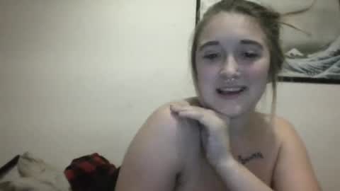 Snapshot of sexyscarlett34 chatting on December 12, 1:28 pm Goddess Rya online show from December 12, 1:28 pm