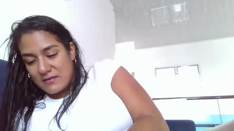 sexyskin8_xxx online show from February 26, 8:44 pm