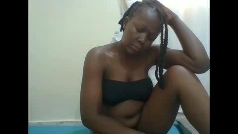 Snapshot of sexysleeky chatting on November 1, 6:37 am PAULINE online show from November 1, 6:37 am