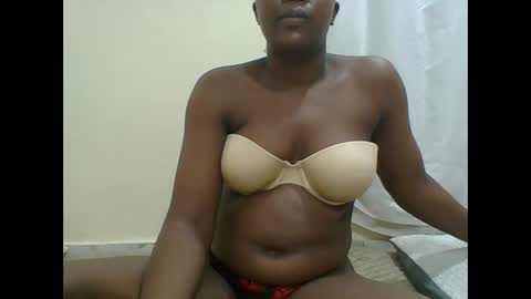 Snapshot of sexysleeky chatting on December 2, 9:43 pm PAULINE online show from December 2, 9:43 pm