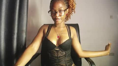 Darkskinned Rae online show from April 26, 8:06 pm